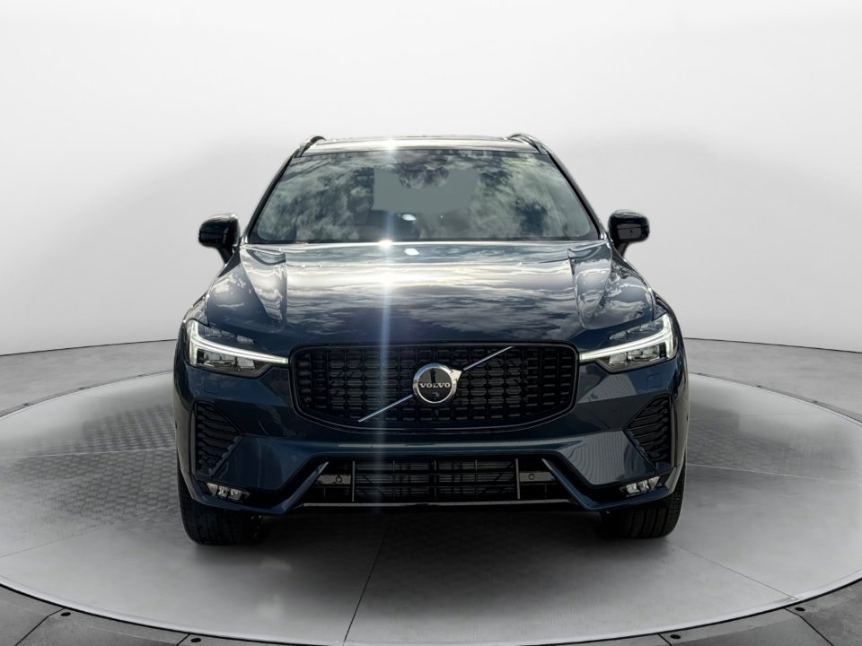 New 2025 Volvo XC60 B5 Ultra w/ Protection Package Premier image 2