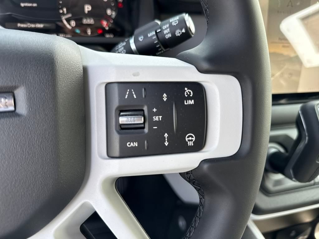 New 2025 Land Rover Defender 90 X-Dynamic SE image 16