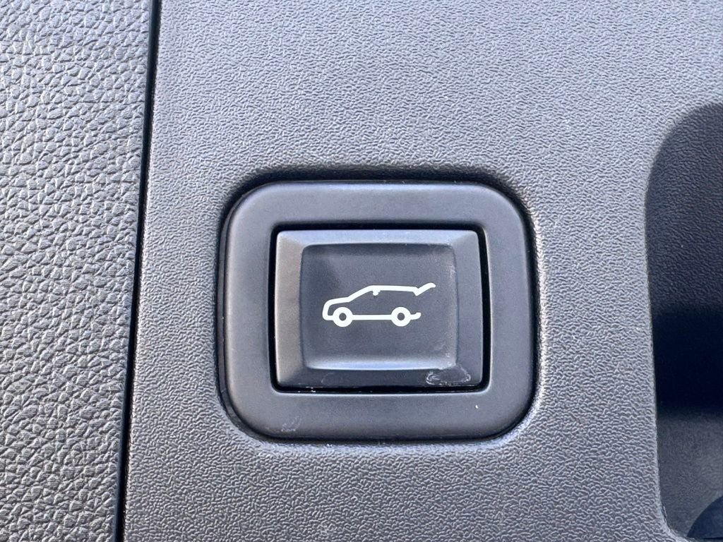 Used 2022 Cadillac XT4 Sport w/ Technology Package image 35