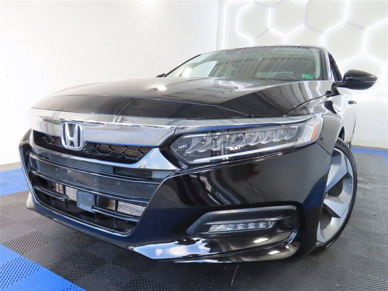 Used 2018 Honda Accord Touring image 1