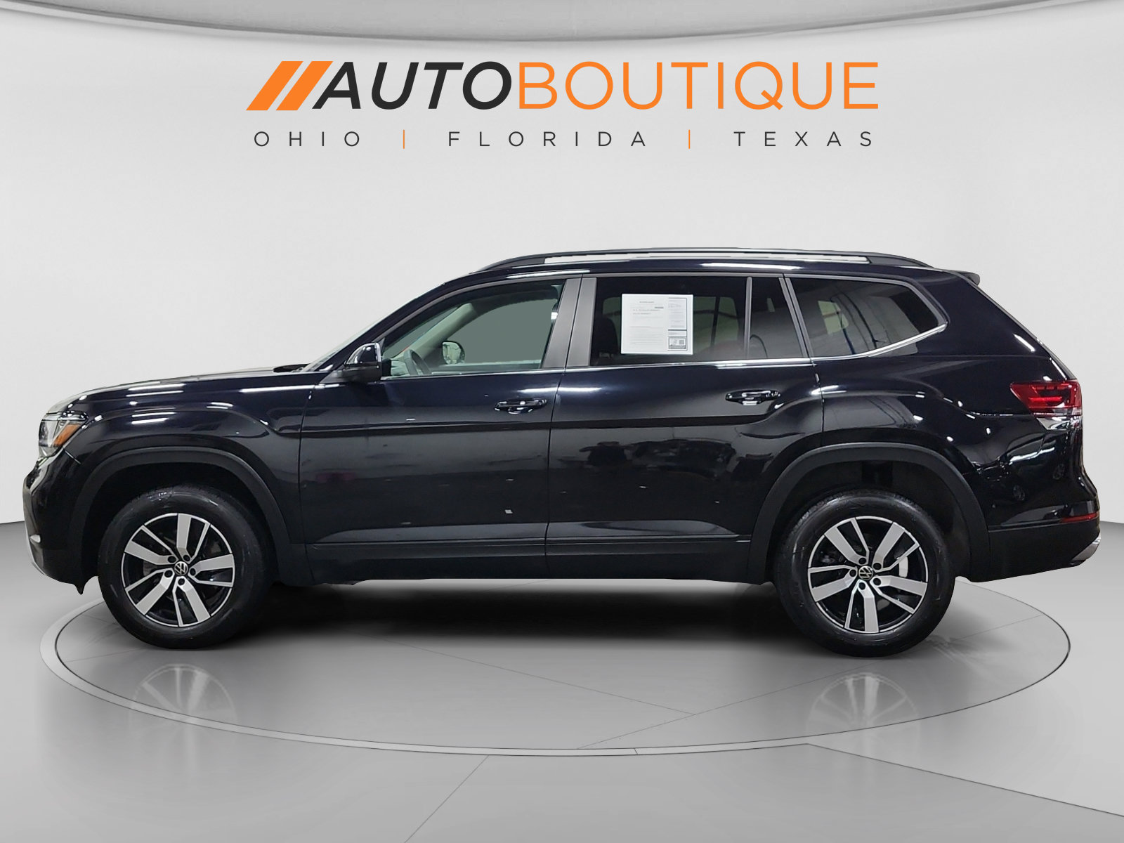 Used 2023 Volkswagen Atlas SE AWD/4WD image 2