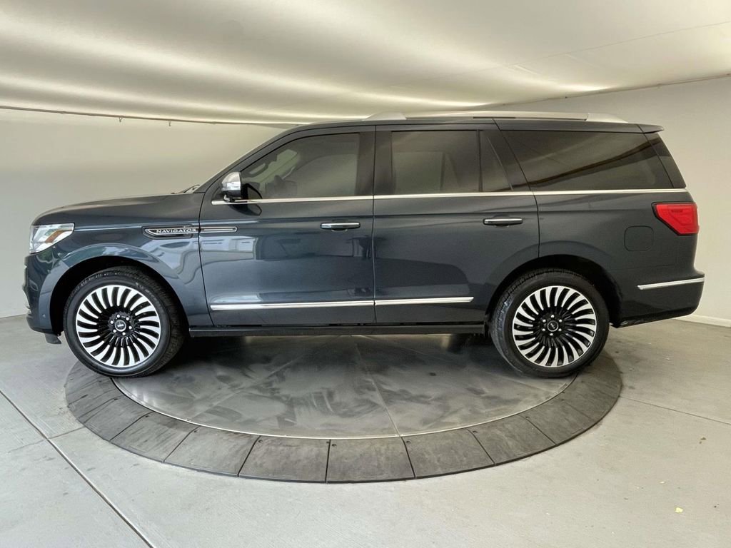 Used 2021 Lincoln Navigator Black Label AWD/4WD image 2