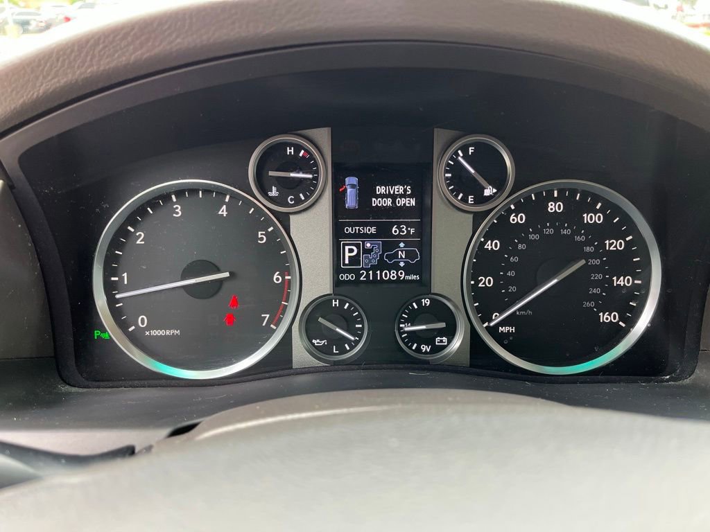 Used 2013 Lexus LX 570 4WD w/ Luxury Pkg image 36