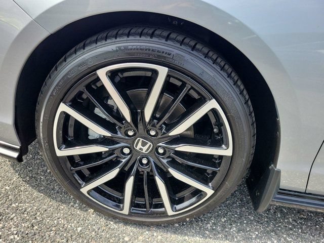Used 2024 Honda Accord Touring image 17