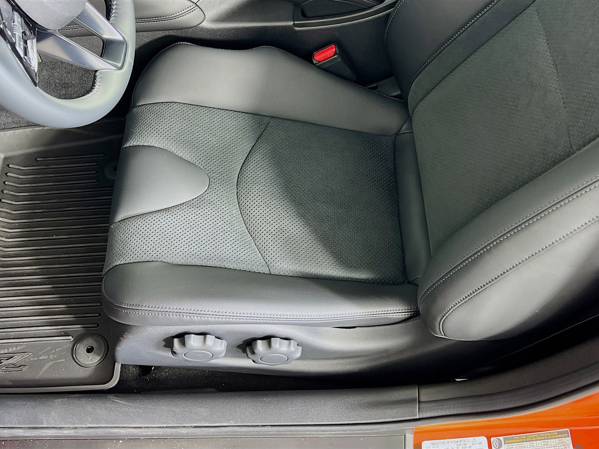 New 2024 Nissan Z Performance w/ Heritage Edition image 4