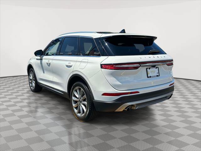 Used 2022 Lincoln Corsair AWD w/ Premium Package image 5