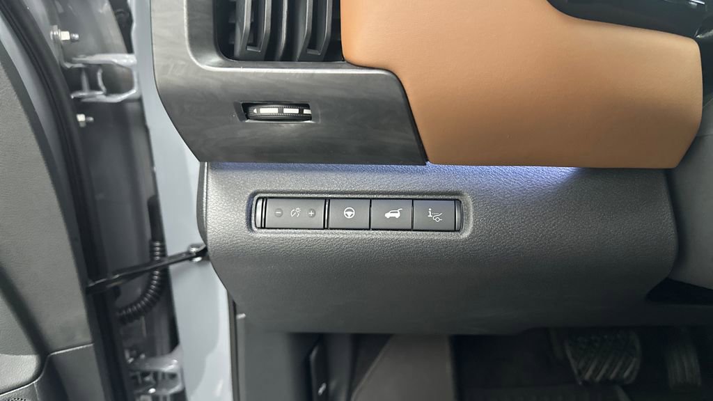 New 2026 Nissan Pathfinder Platinum AWD/4WD image 21