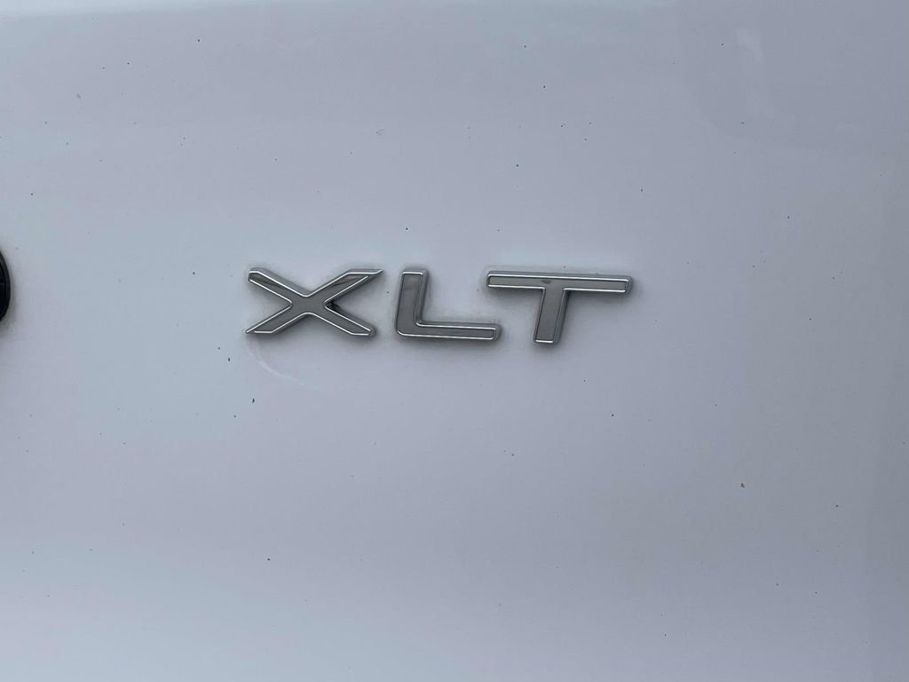 Used 2019 Ford Transit 350 XLT image 8