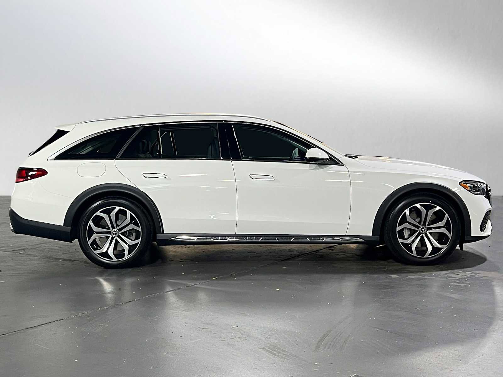 New 2025 Mercedes-Benz E 450 4MATIC All-Terrain Wagon image 2