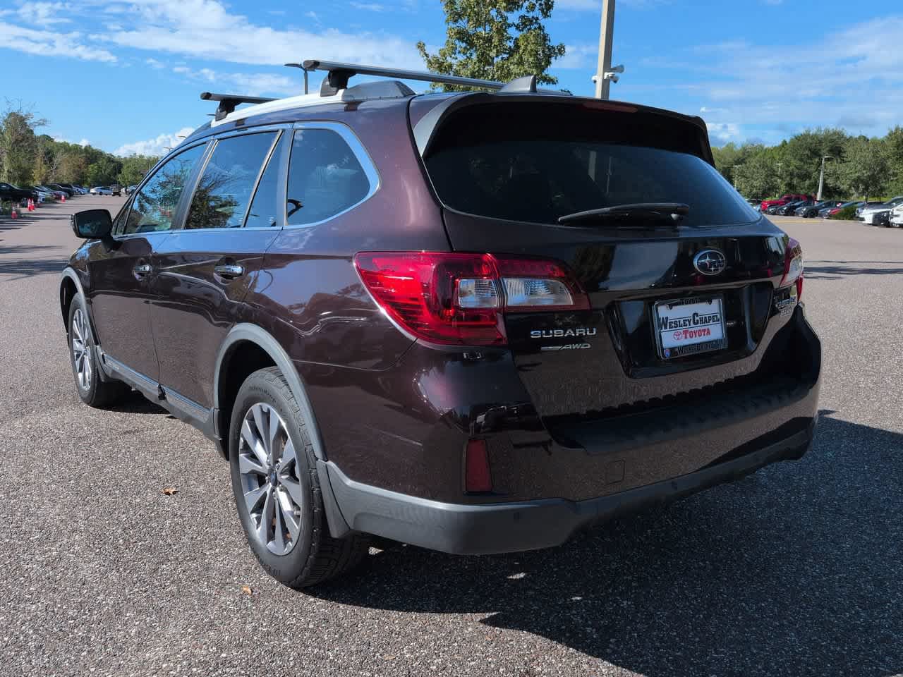 Used 2017 Subaru Outback 2.5i Touring w/ Popular Package #5A AWD/4WD image 4
