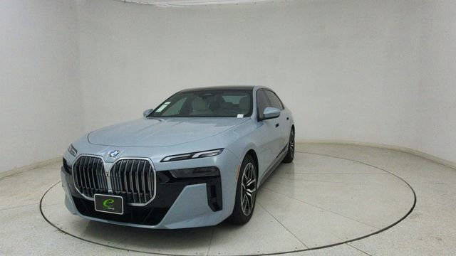Used 2025 BMW 740i xDrive w/ Premium Package image 65