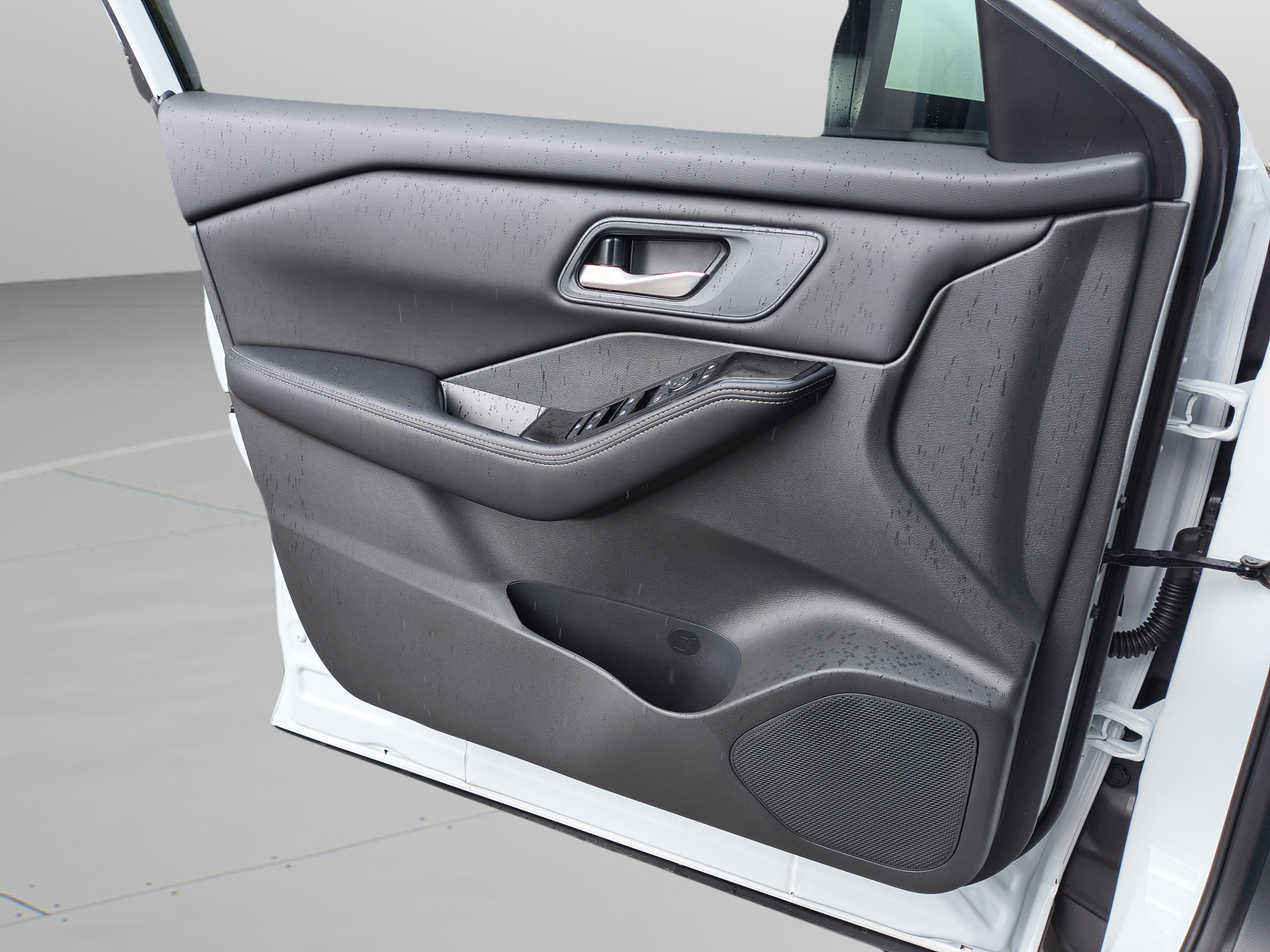New 2026 Nissan Rogue SV FWD image 25
