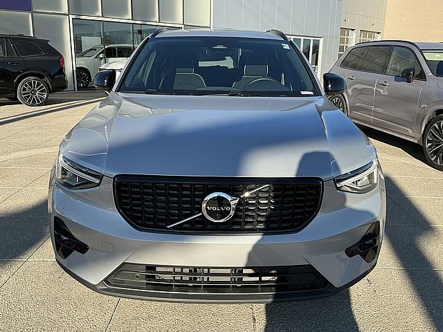 Certified 2025 Volvo XC40 B5 Plus image 12