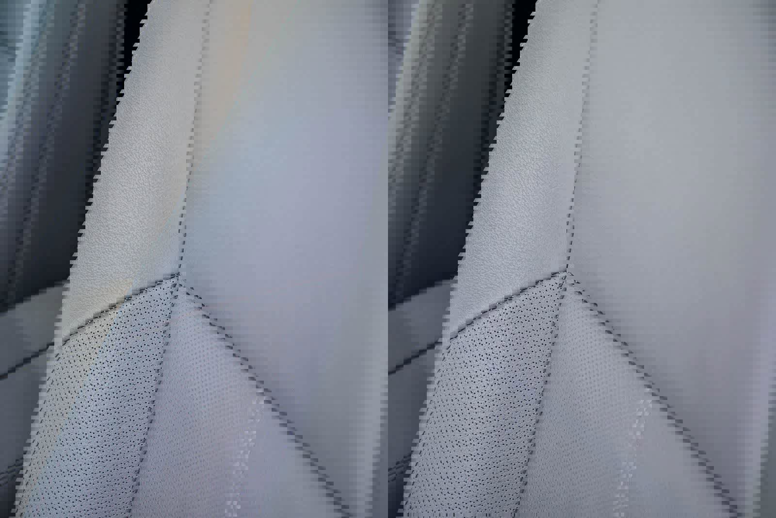 Used 2025 Land Rover Range Rover Velar Dynamic SE image 28