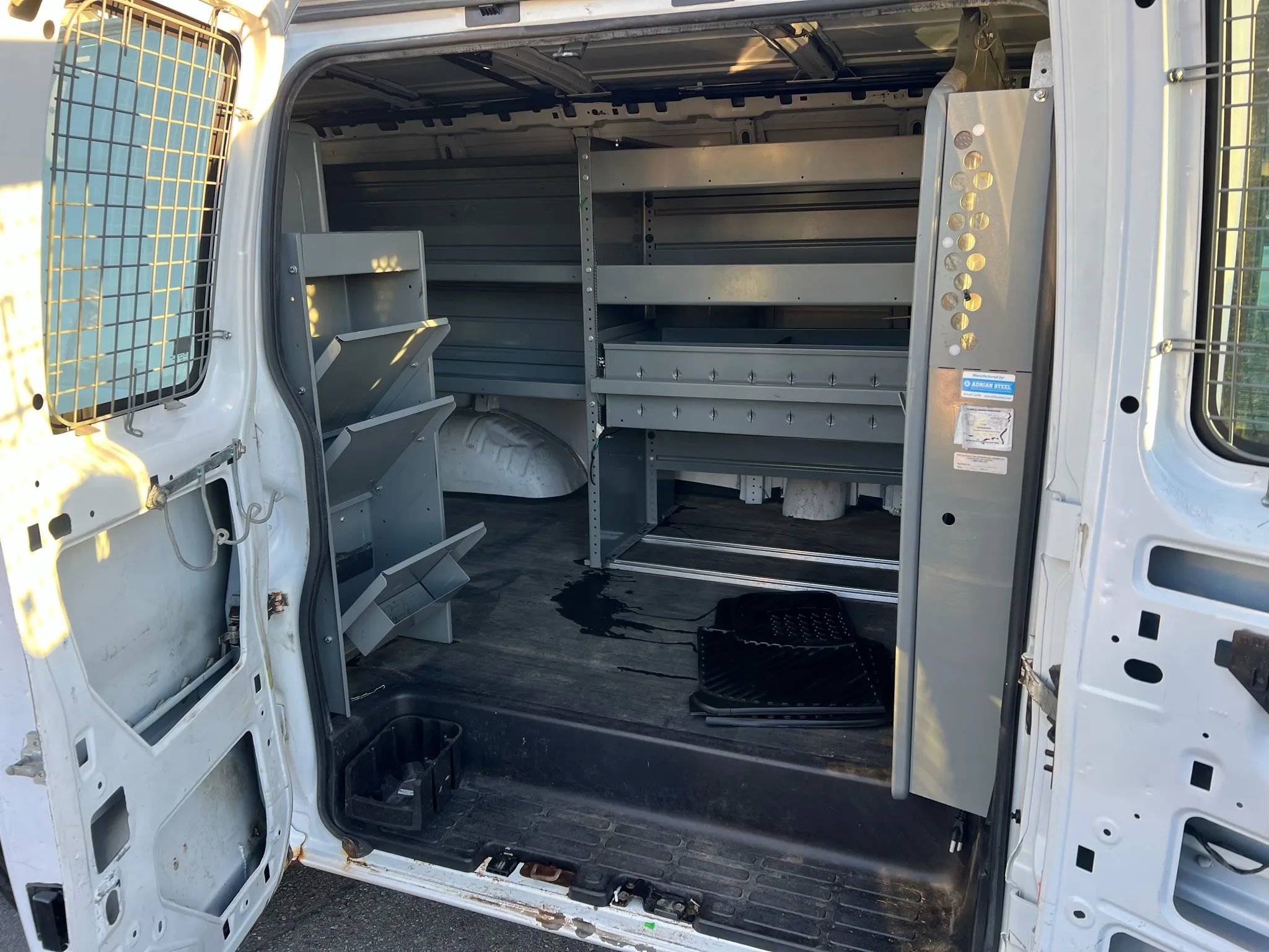 Used 2015 Chevrolet Express 2500 image 18