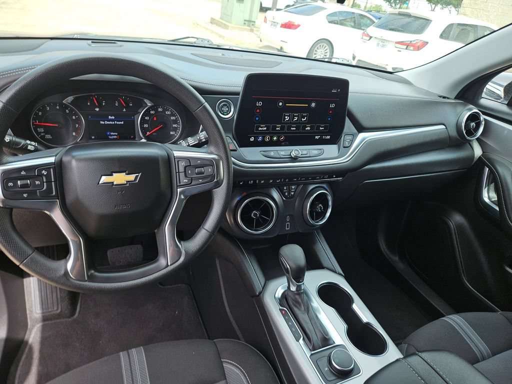 Used 2025 Chevrolet Blazer LT FWD image 16