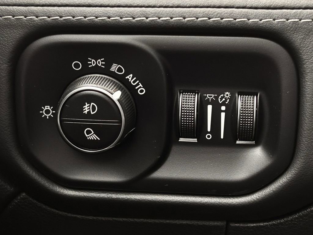 Used 2023 RAM 2500 Limited image 26