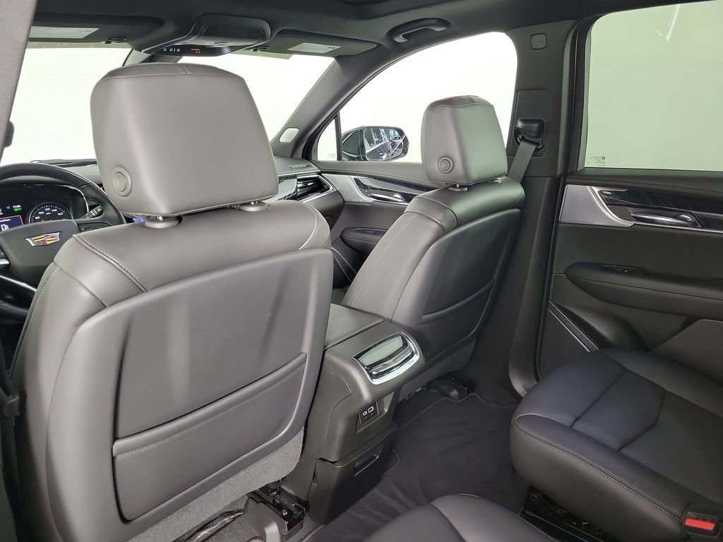 Used 2025 Cadillac XT6 Premium Luxury w/ Technology Package image 13