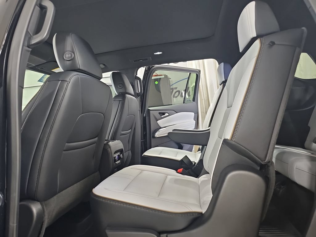 Certified 2025 Chevrolet Traverse High Country AWD/4WD image 21