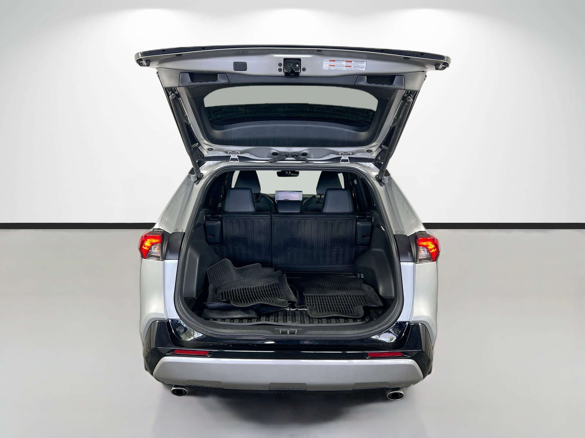 Used 2024 Toyota RAV4 XSE image 28