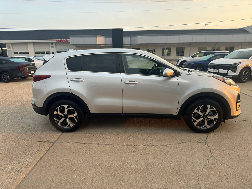 Used 2020 Kia Sportage LX image 5