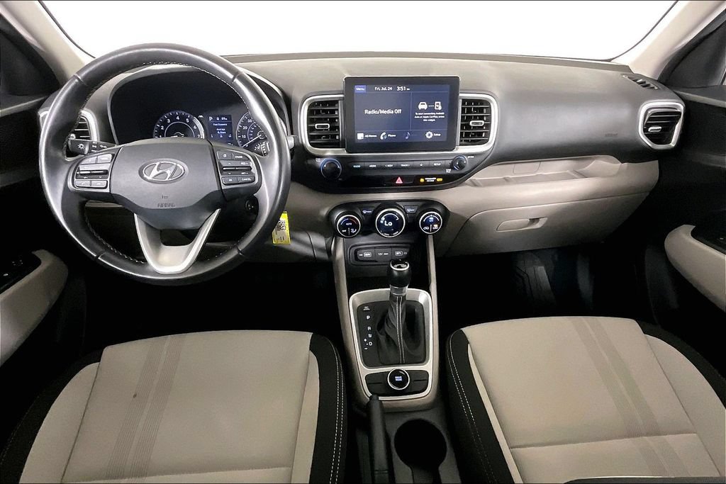 Used 2022 Hyundai Venue SEL FWD image 15