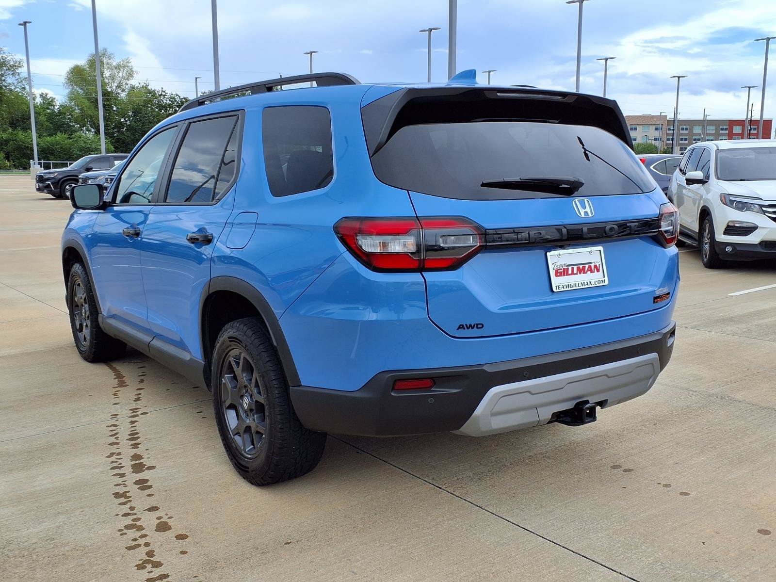 Used 2024 Honda Pilot TrailSport image 2