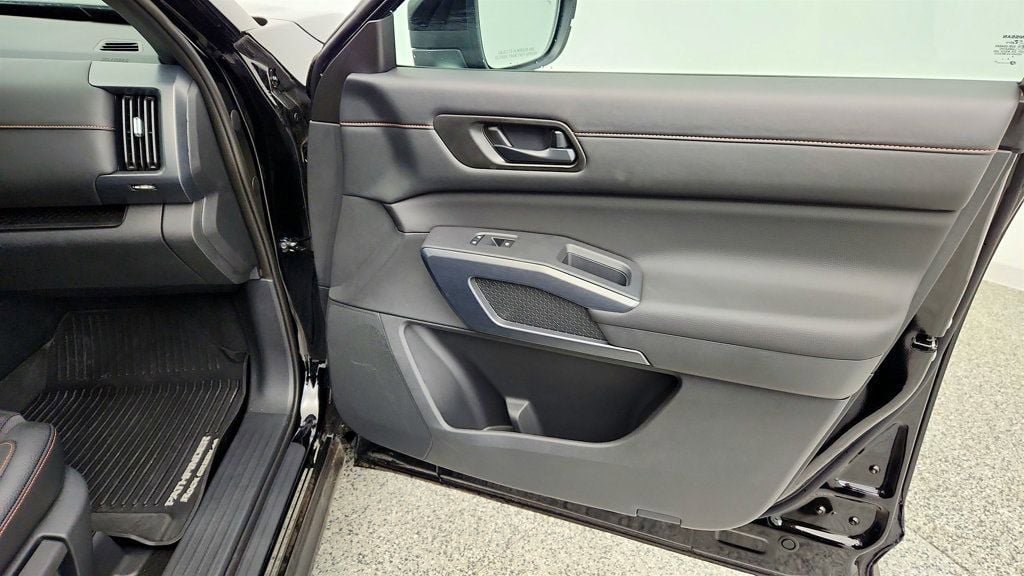 Used 2025 Nissan Pathfinder Rock Creek AWD/4WD image 25