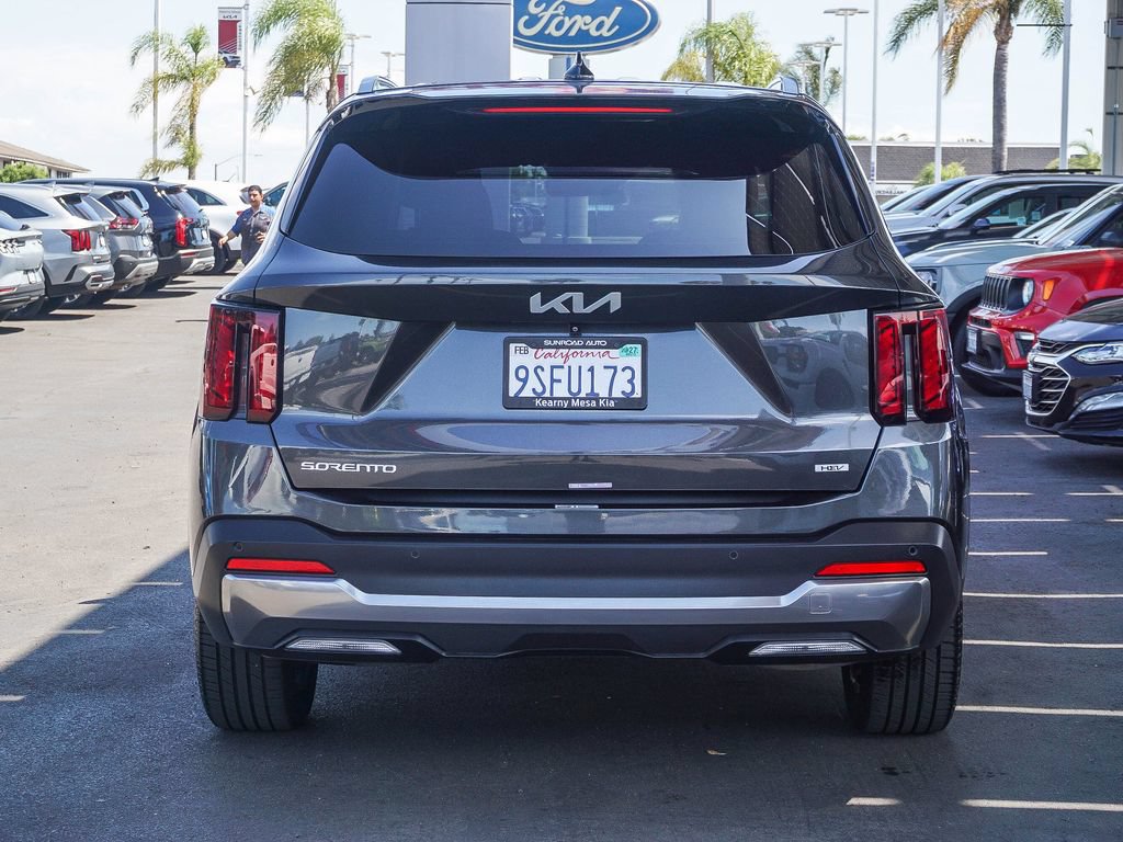 Certified 2025 Kia Sorento EX FWD image 6