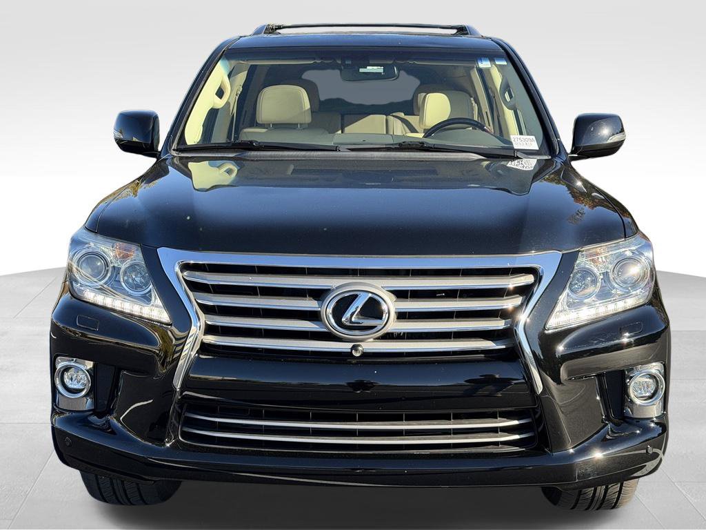 Used 2015 Lexus LX 570 4WD w/ Luxury Package image 2