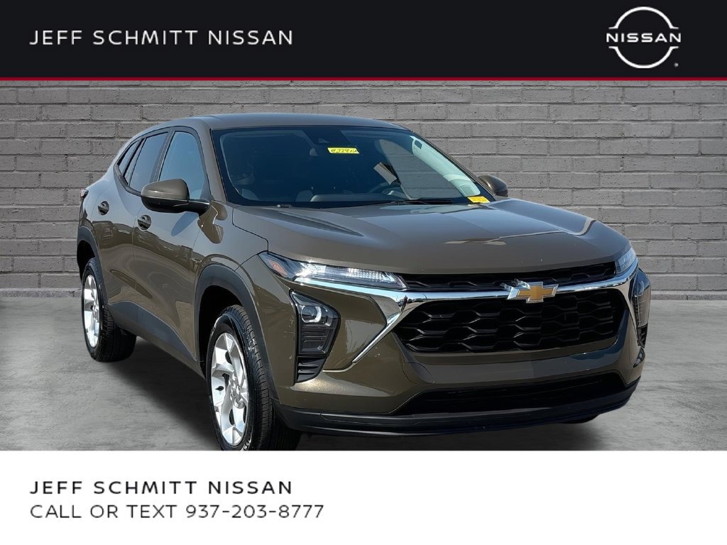 Used 2024 Chevrolet Trax LS w/ LS Convenience Package FWD image 1