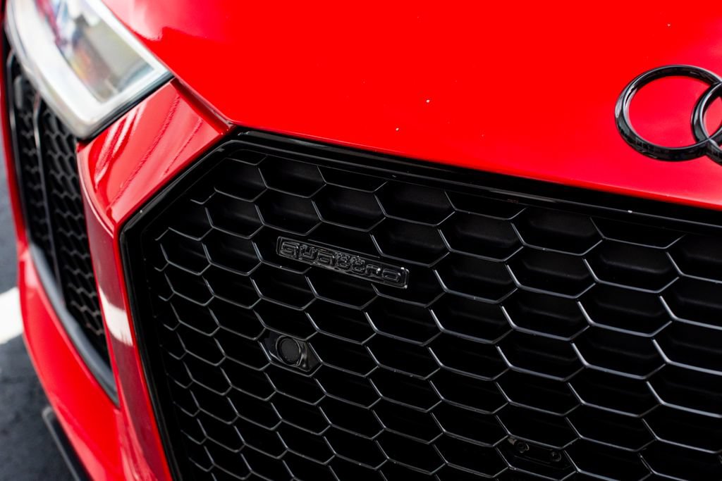 Used 2017 Audi R8 V10 w/ Carbon Exterior Package AWD/4WD image 8