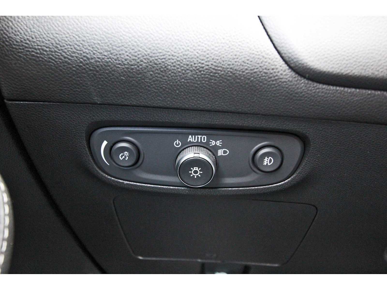 Used 2020 Buick Encore GX Preferred FWD image 19