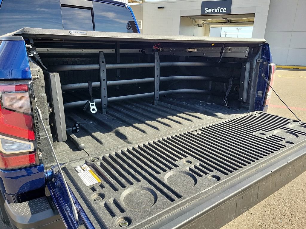 Used 2024 Nissan Titan PRO-4X w/ Pro-4x Convenience Package image 6