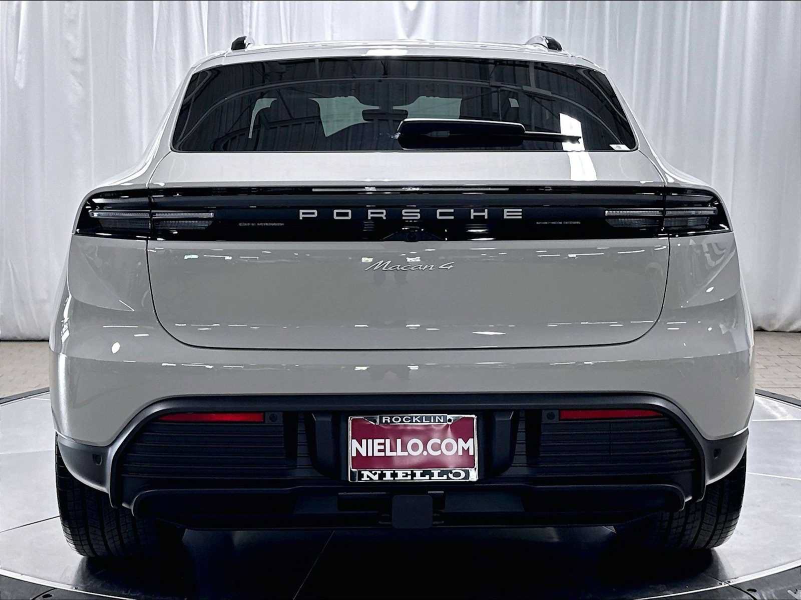 New 2026 Porsche Macan 4 Electric AWD/4WD image 6