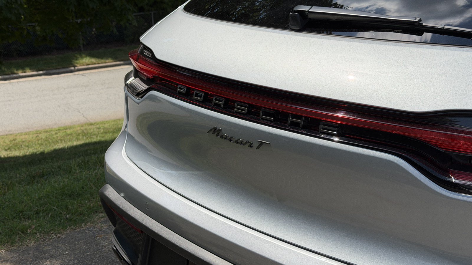 Certified 2026 Porsche Macan Turbo AWD/4WD image 15