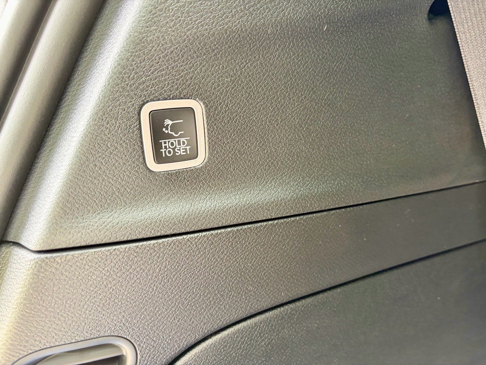 New 2027 Chrysler Pacifica Select FWD image 17