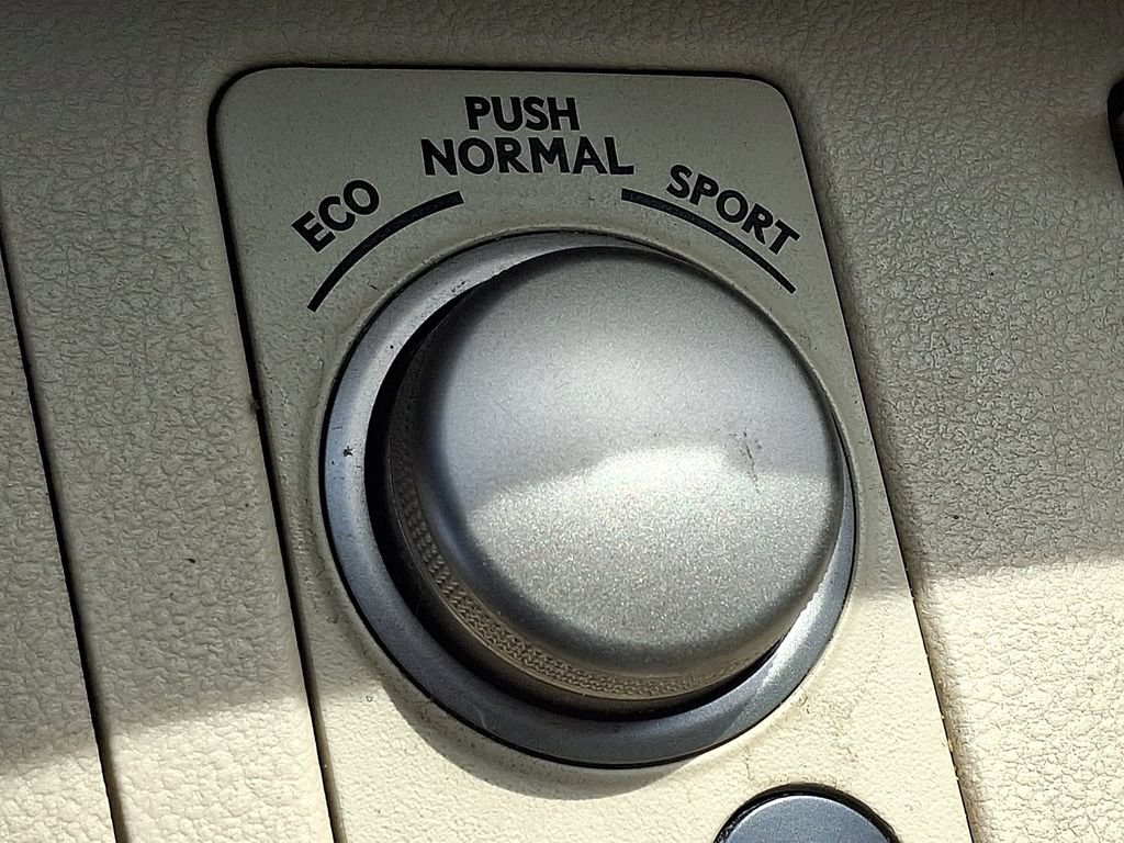 Used 2015 Lexus ES 350 w/ Luxury Package FWD image 25