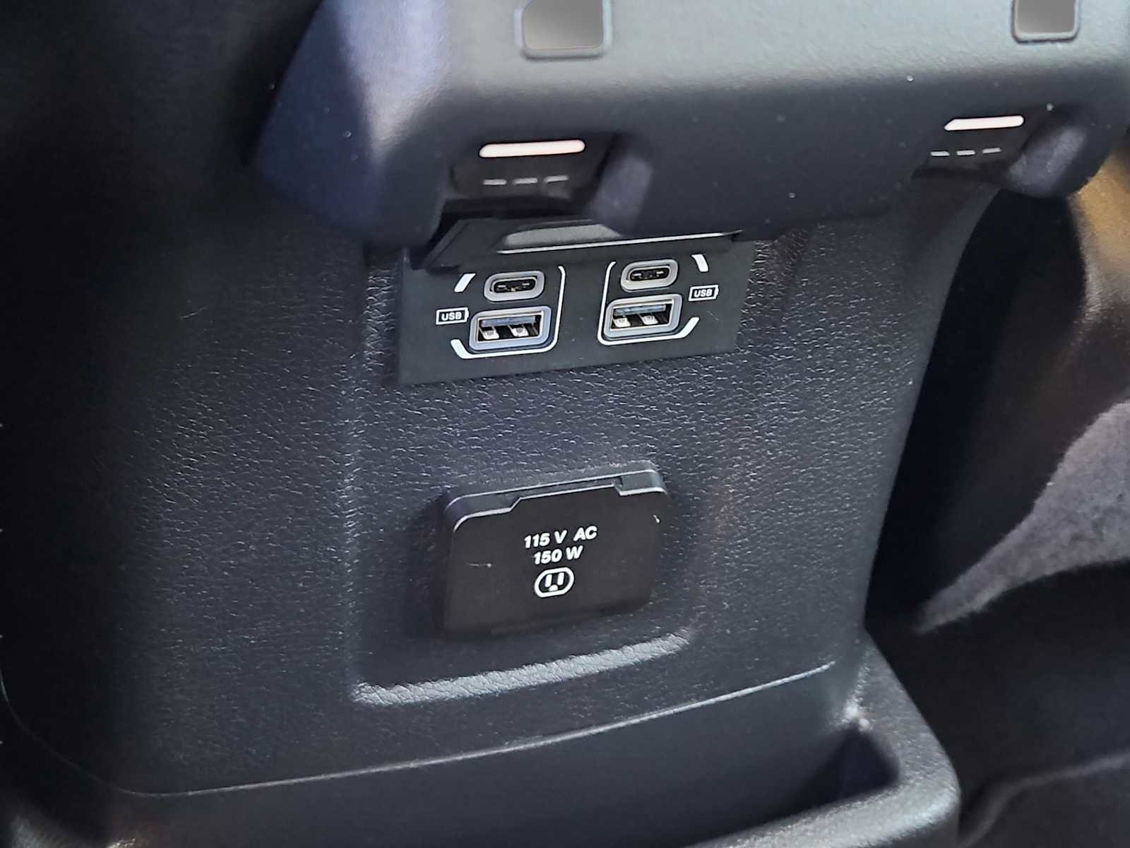 Used 2022 Jeep Wrangler Unlimited Sahara AWD/4WD image 19
