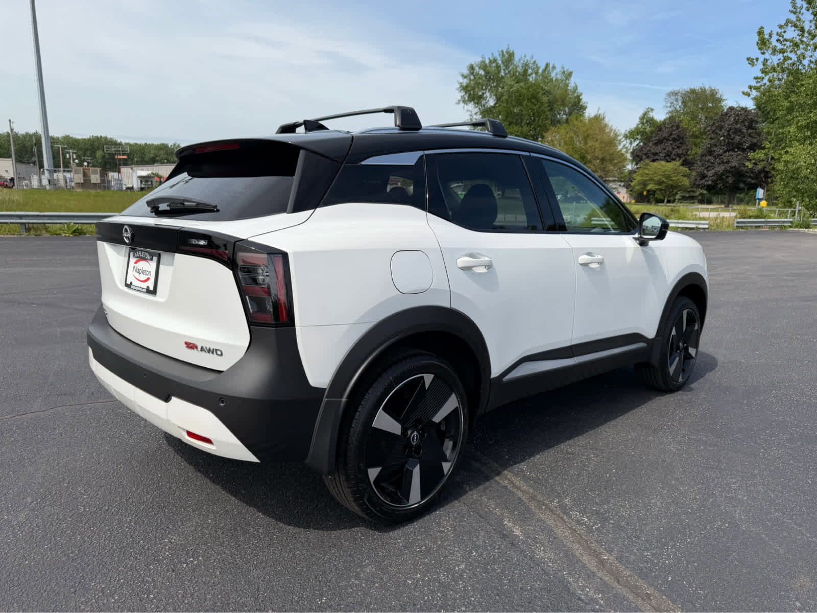 Used 2026 Nissan Kicks SR w/ Cold Weather Package AWD/4WD image 8