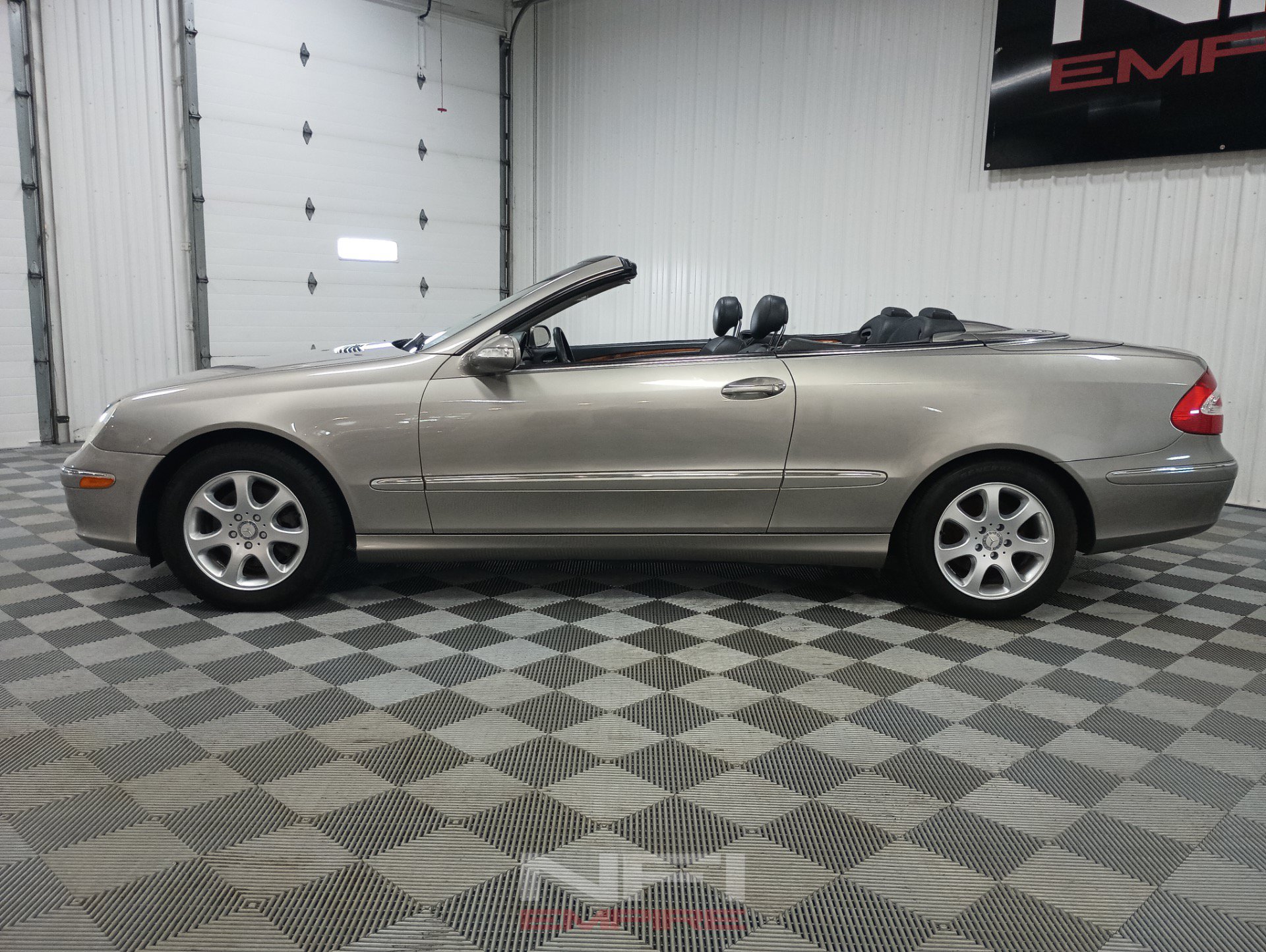 Used 2004 Mercedes-Benz CLK 320 Cabriolet image 3