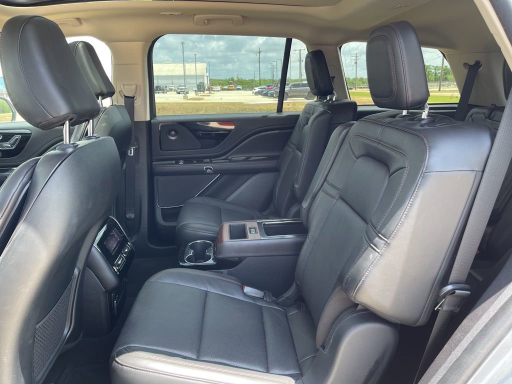 Used 2022 Lincoln Aviator Reserve w/ Equipment Group 201A image 10