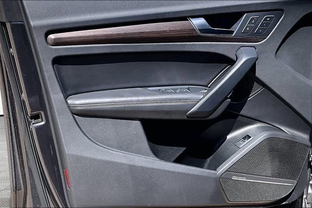 Used 2022 Audi Q5 2.0T Premium Plus w/ Premium Plus Package AWD/4WD image 18