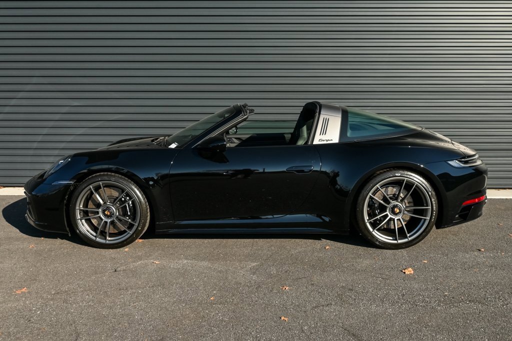 Certified 2024 Porsche 911 image 2