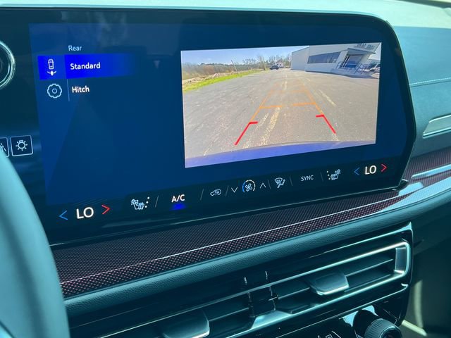 New 2026 Chevrolet Traverse Z71 w/ LPO, Floor Liner Package AWD/4WD image 25