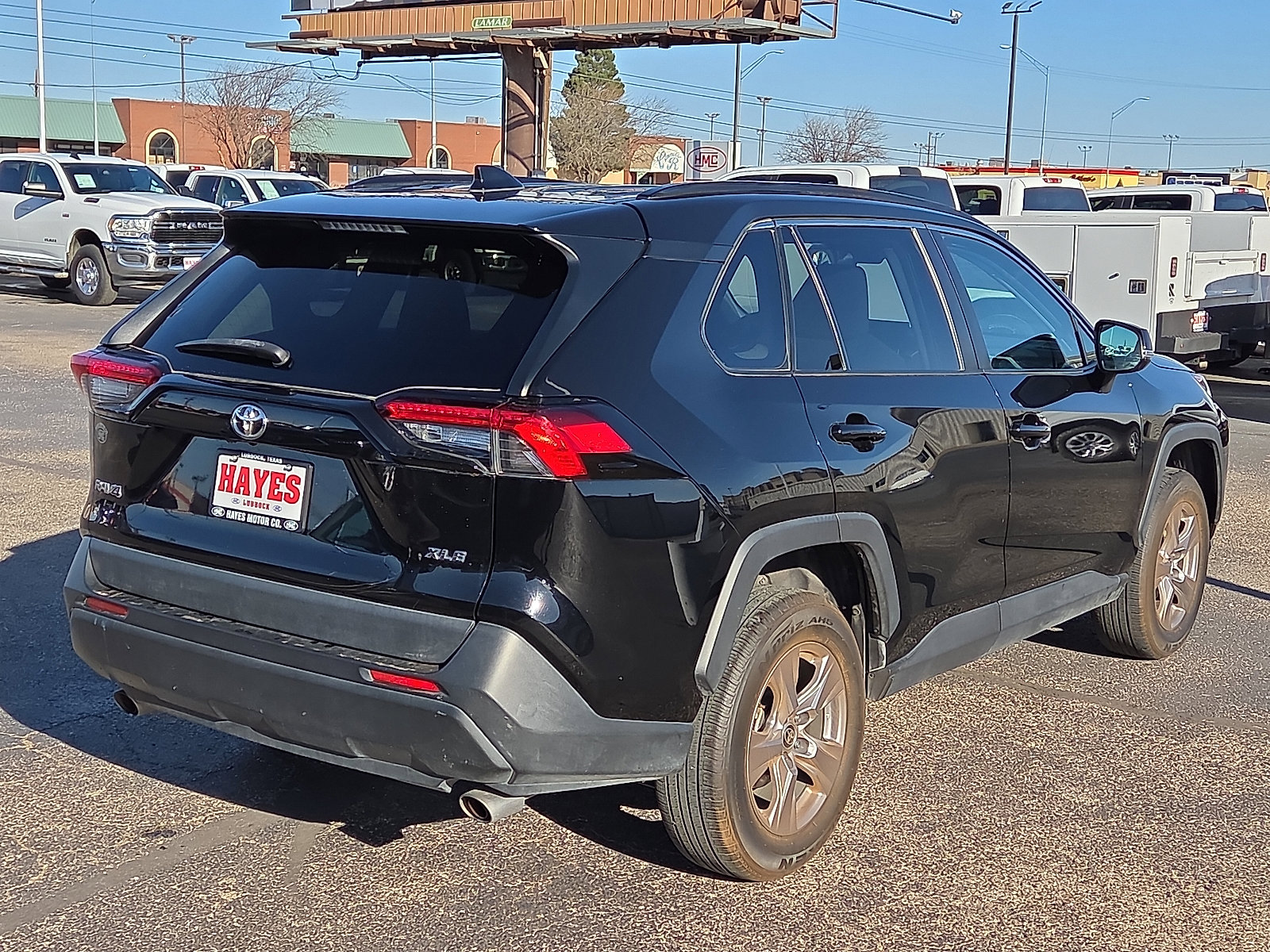 Used 2022 Toyota RAV4 XLE FWD image 4