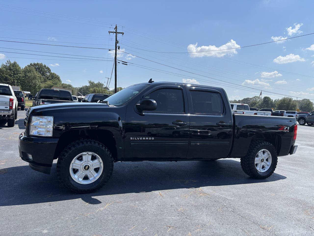 Used 2010 Chevrolet Silverado 1500 LT w/ Power Pack Plus AWD/4WD image 5