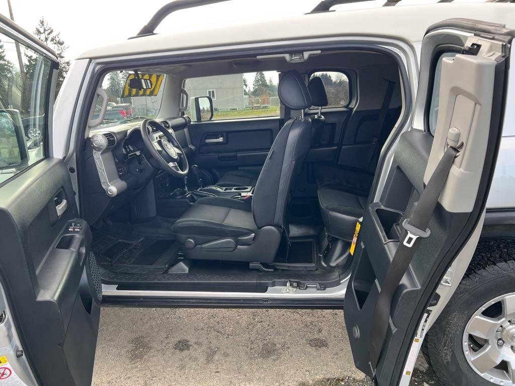 Used 2008 Toyota FJ Cruiser 4WD image 42