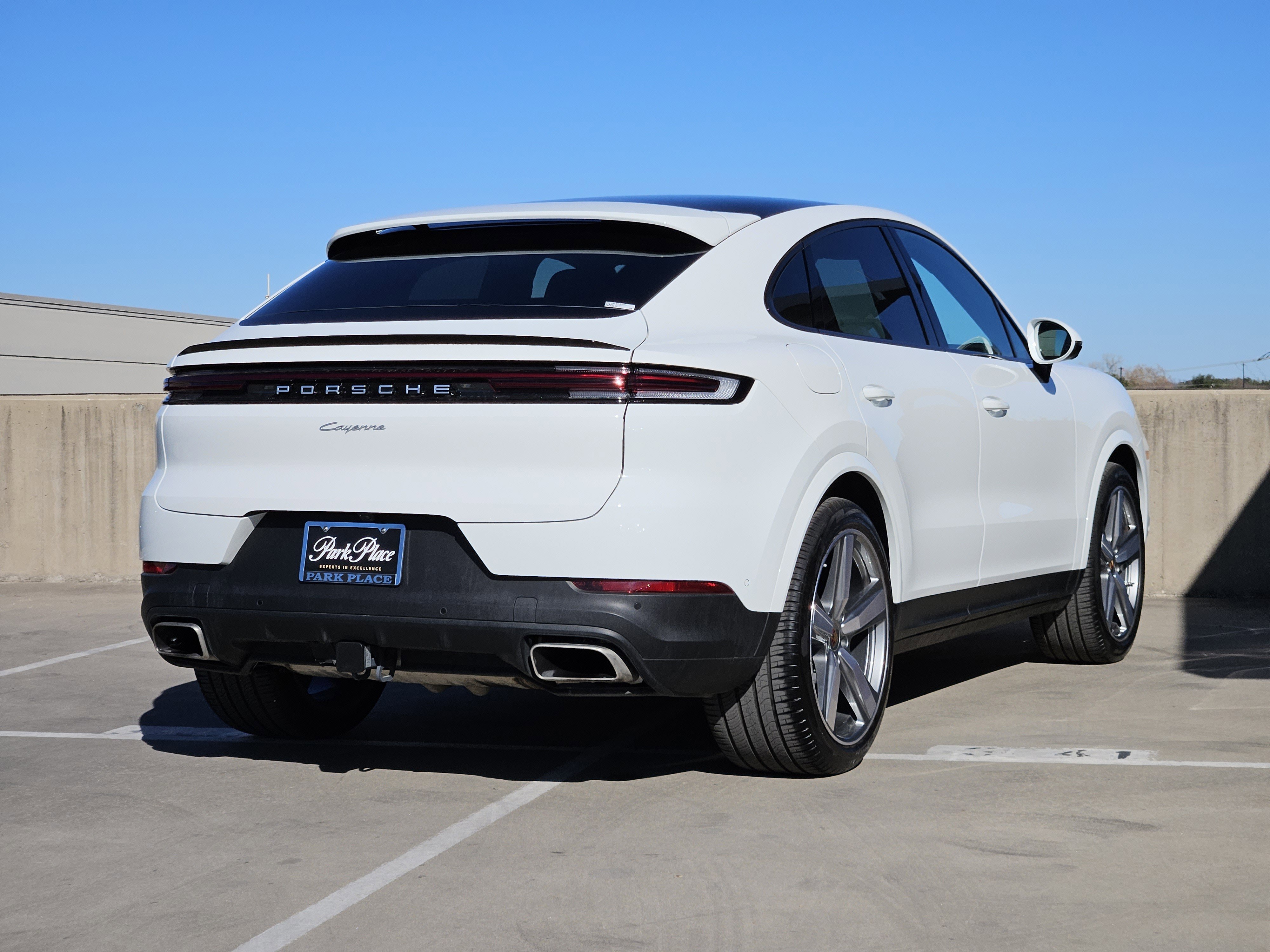 Certified 2025 Porsche Cayenne Coupe image 8
