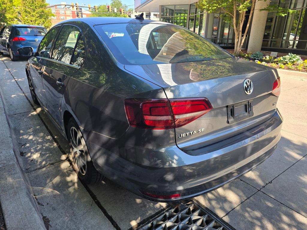 Used 2017 Volkswagen Jetta SE FWD image 7